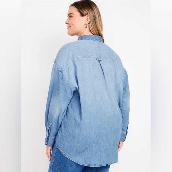 Oversized Button-Down Boyfriend Shirt. Size Large - Picture 2 of 5